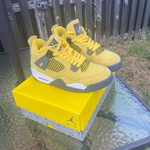 Lightning 4s 235